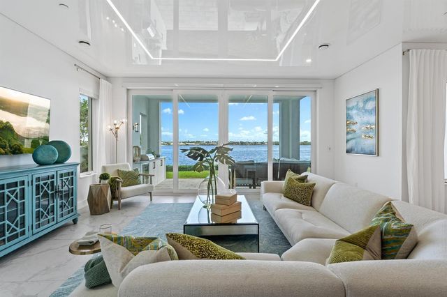 100 Water Club Court N, North Palm Beach, FL 33408