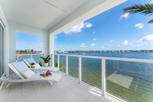 100 Water Club Court N, North Palm Beach, FL 33408