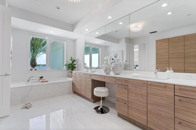 100 Water Club Court N, North Palm Beach, FL 33408