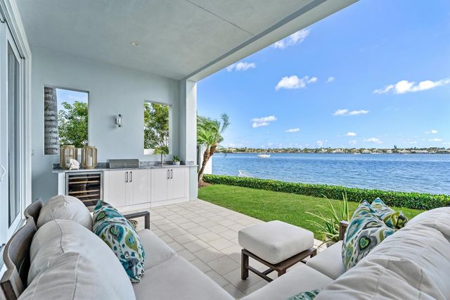 100 Water Club Court N, North Palm Beach, FL 33408