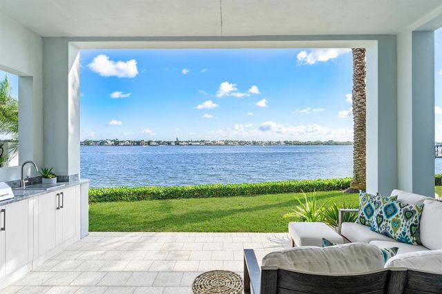 100 Water Club Court N, North Palm Beach, FL 33408