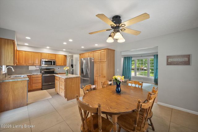 1905 Janlyn Rd, Louisville, KY 40299