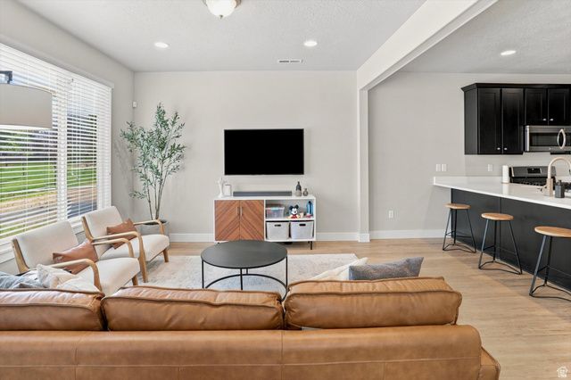 1747 W PIRGOS LN, South Jordan, UT 84095