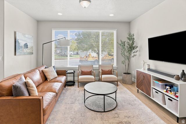 1747 W PIRGOS LN, South Jordan, UT 84095
