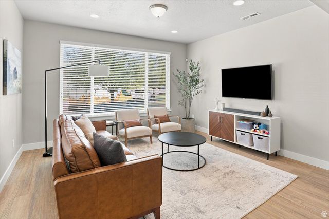1747 W PIRGOS LN, South Jordan, UT 84095