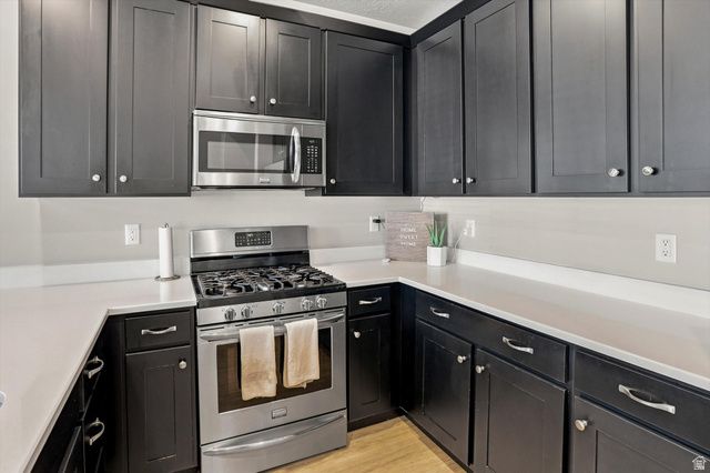 1747 W PIRGOS LN, South Jordan, UT 84095
