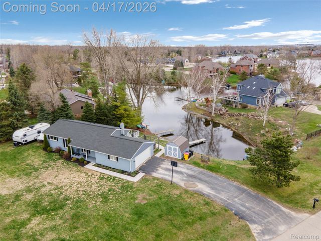 355 Sanders Road, Oxford Charter Township, MI 48371