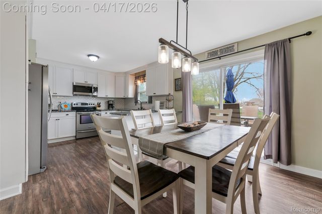 355 Sanders Road, Oxford Charter Township, MI 48371