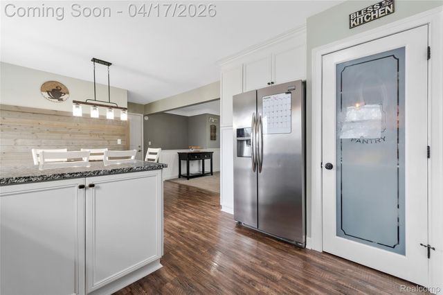 355 Sanders Road, Oxford Charter Township, MI 48371