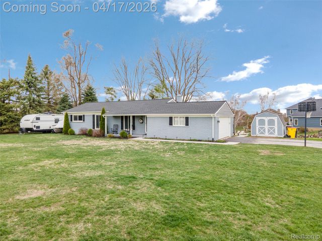 355 Sanders Road, Oxford Charter Township, MI 48371