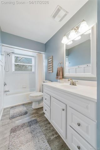 355 Sanders Road, Oxford Charter Township, MI 48371