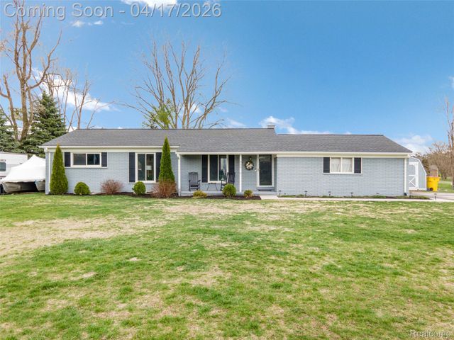 355 Sanders Road, Oxford Charter Township, MI 48371