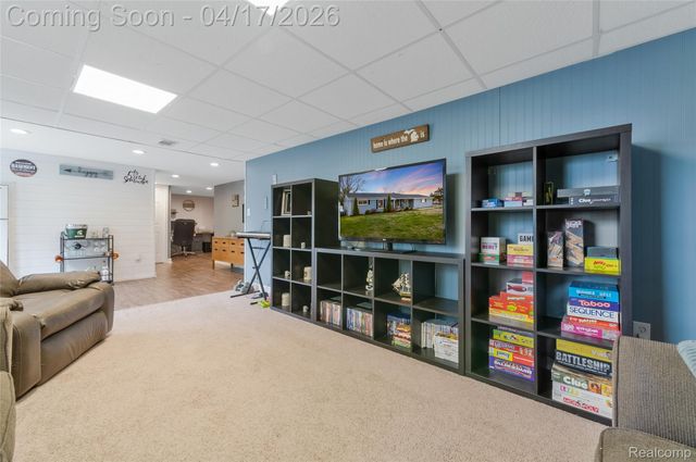 355 Sanders Road, Oxford Charter Township, MI 48371