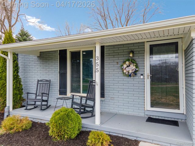 355 Sanders Road, Oxford Charter Township, MI 48371