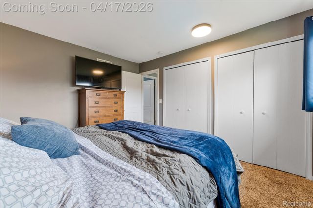 355 Sanders Road, Oxford Charter Township, MI 48371