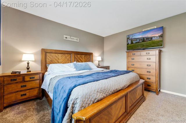 355 Sanders Road, Oxford Charter Township, MI 48371