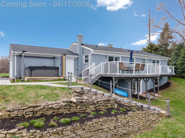 355 Sanders Road, Oxford Charter Township, MI 48371