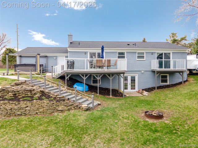 355 Sanders Road, Oxford Charter Township, MI 48371