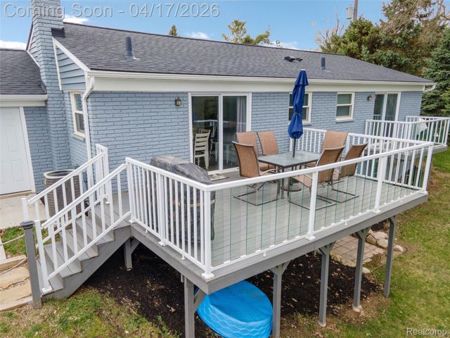 355 Sanders Road, Oxford Charter Township, MI 48371