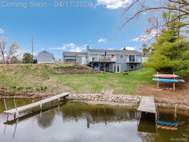 355 Sanders Road, Oxford Charter Township, MI 48371