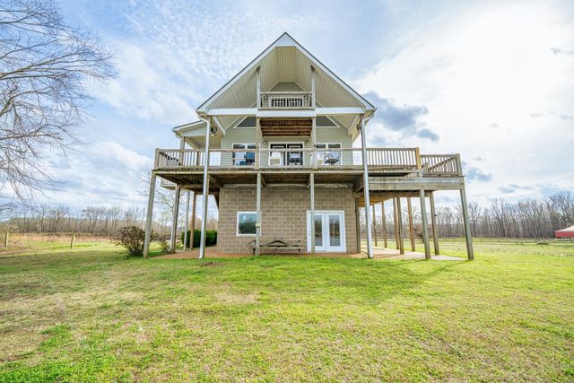 1458 Scenic Ln, Bath Springs, TN 38311