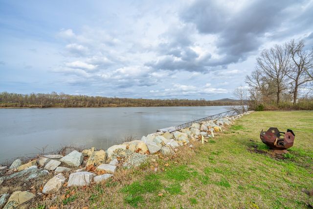 1458 Scenic Ln, Bath Springs, TN 38311