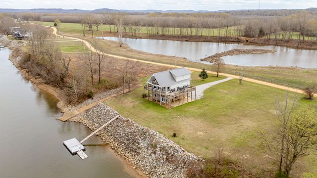 1458 Scenic Ln, Bath Springs, TN 38311