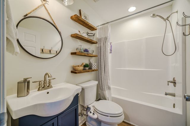 1458 Scenic Ln, Bath Springs, TN 38311