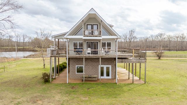 1458 Scenic Ln, Bath Springs, TN 38311