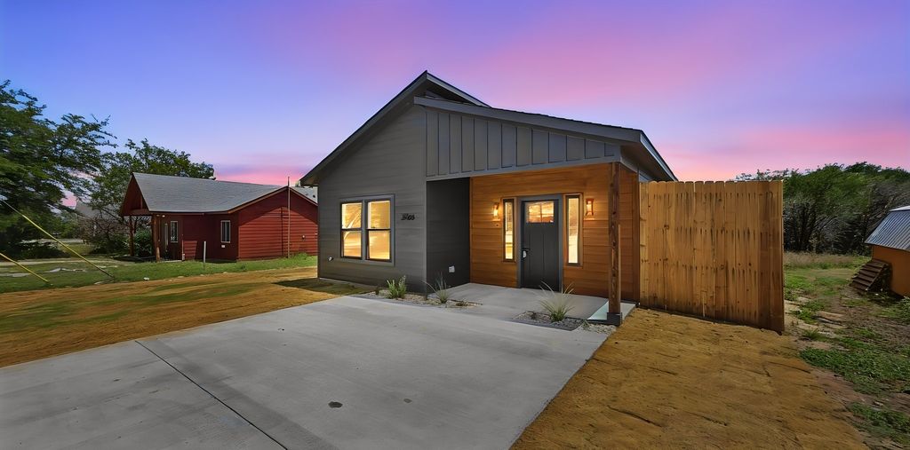 2506 Hercules Court, Granbury, TX 76048