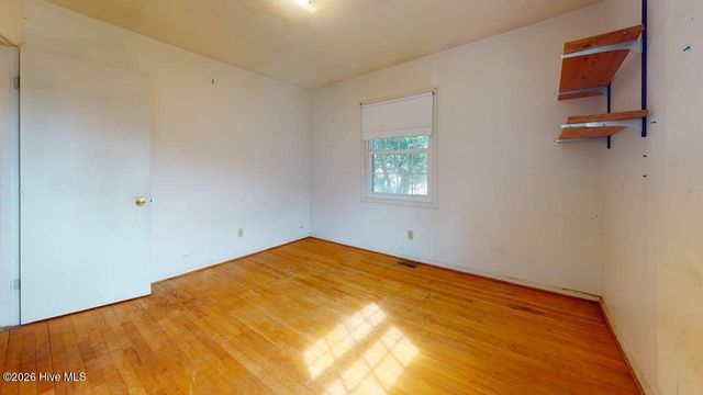 30 Berkshire Drive, Jacksonville, NC 28546