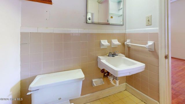 30 Berkshire Drive, Jacksonville, NC 28546