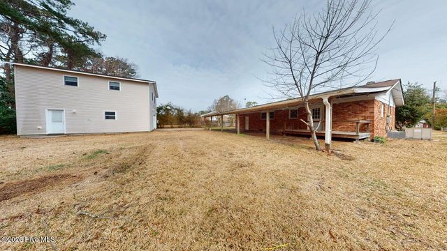 30 Berkshire Drive, Jacksonville, NC 28546
