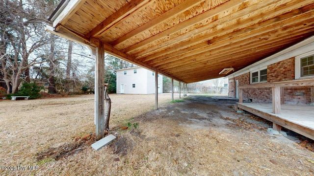 30 Berkshire Drive, Jacksonville, NC 28546