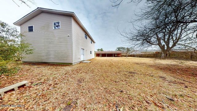 30 Berkshire Drive, Jacksonville, NC 28546