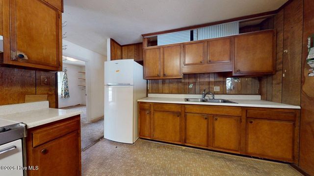 30 Berkshire Drive, Jacksonville, NC 28546