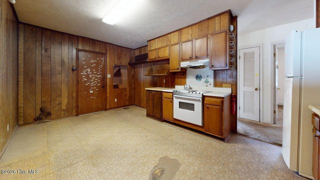 30 Berkshire Drive, Jacksonville, NC 28546