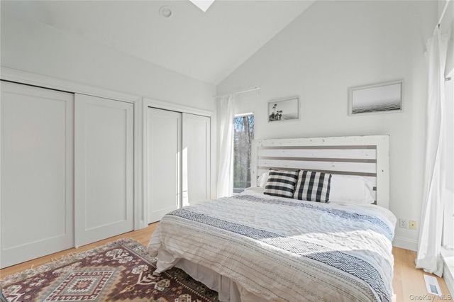 7 Midhampton Court, Quogue, NY 11959