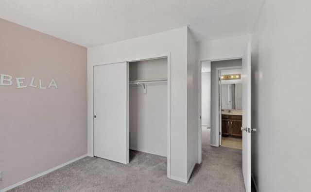 12532 Singing Arrow Avenue SE, Albuquerque, NM 87123