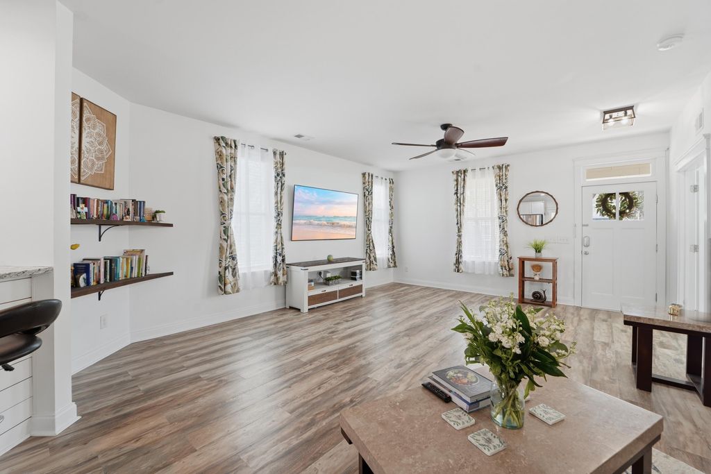 Image 11 of property listing at 3730 Tip Lane, Mount Pleasant, SC 29466