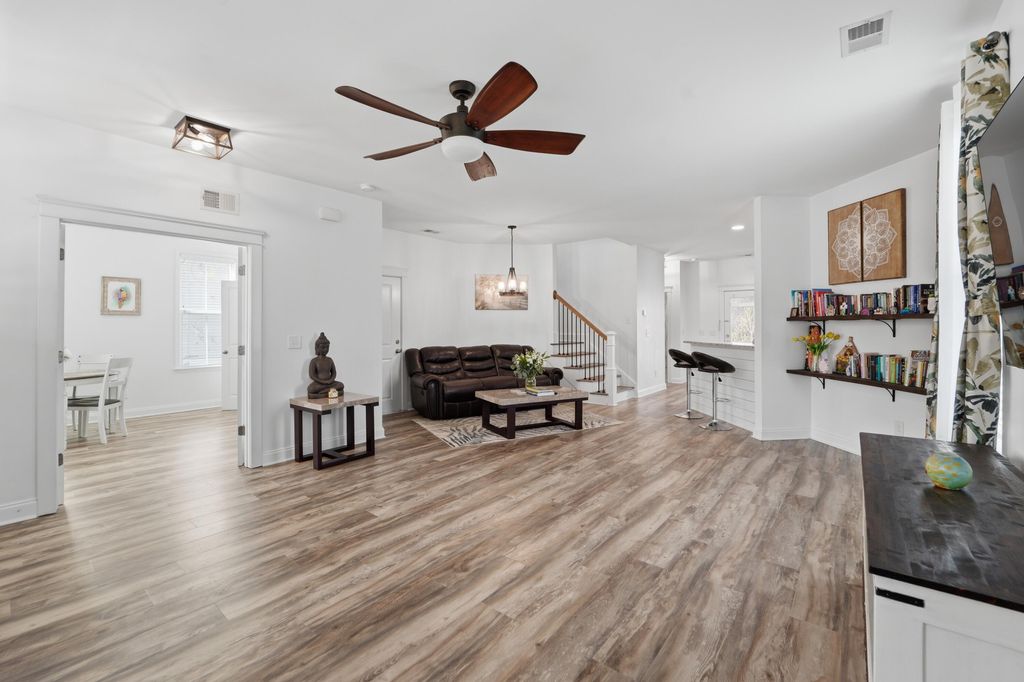 Image 13 of property listing at 3730 Tip Lane, Mount Pleasant, SC 29466