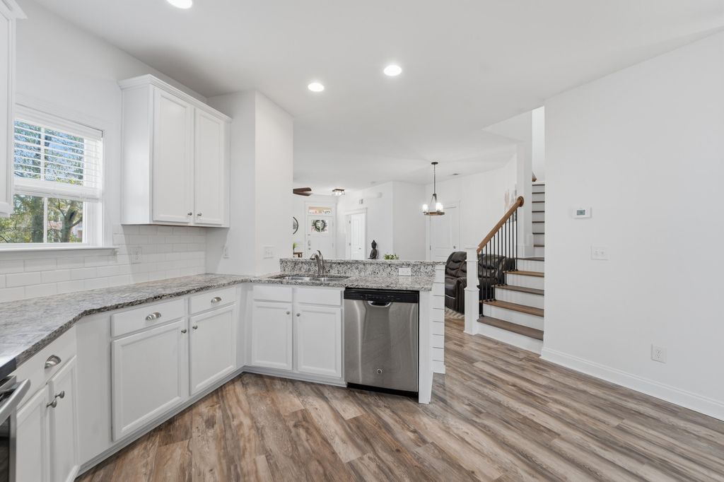 Image 20 of property listing at 3730 Tip Lane, Mount Pleasant, SC 29466