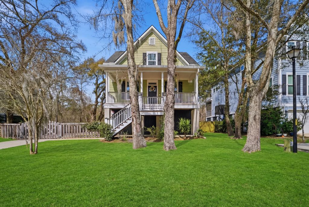 Image 5 of property listing at 3730 Tip Lane, Mount Pleasant, SC 29466