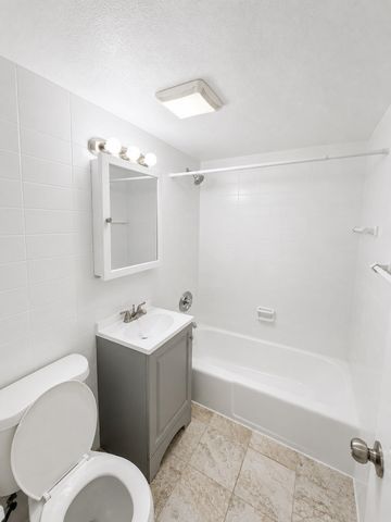 55 David Terrace 14, Norwood, MA 02062