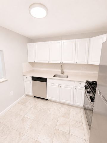 55 David Terrace 14, Norwood, MA 02062