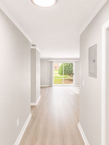 55 David Terrace 14, Norwood, MA 02062