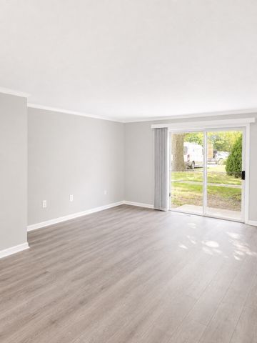 55 David Terrace 14, Norwood, MA 02062