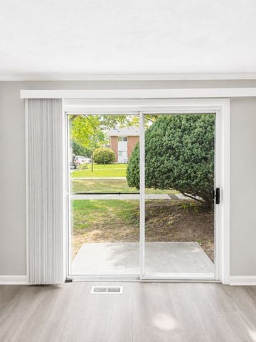55 David Terrace 14, Norwood, MA 02062