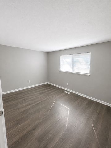 55 David Terrace 14, Norwood, MA 02062