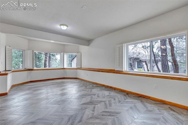 1205 Oakmoor Heights, Colorado Springs, CO 80906